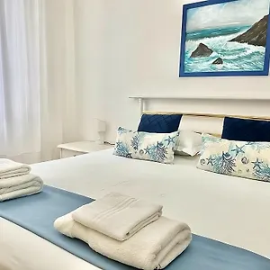 https://ca-del-mare-portovenere-cinque-terre.hotelitalianriviera.com